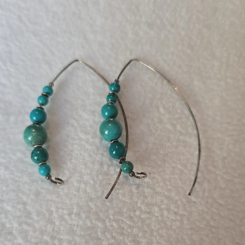 Elegant Turquoise Beaded Earrings - Picture 1 of 3